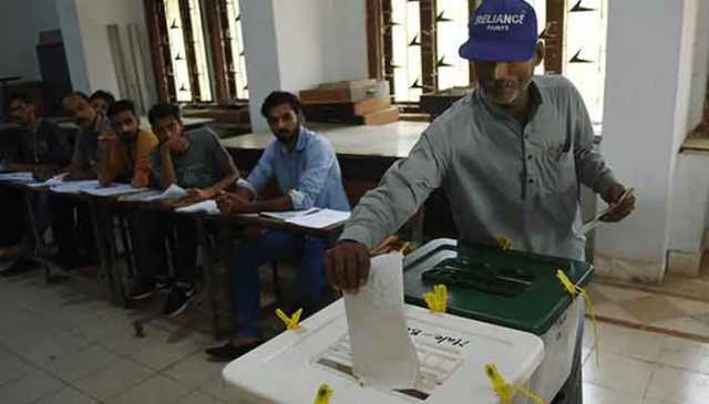 پنجاب میں بلدیاتی الیکشن نہ کروانے پر ایڈووکیٹ جنرل، چیف سیکریٹری لاہور ہائیکورٹ طلب