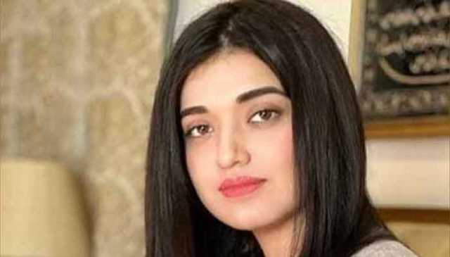 لاہور: پی ٹی آئی کی کارکن فلک جاوید 14 روزہ جوڈیشل ریمانڈ پر جیل منتقل