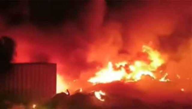 کراچی، نادرن بائی پاس پر پلاسٹک کے گودام میں آگ لگ گئی