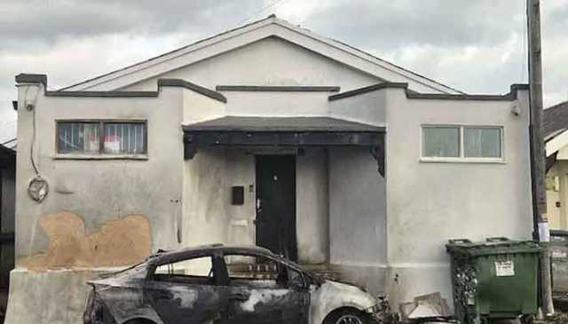 برطانیہ: نمازیوں کی موجودگی میں مسجد کو آگ لگا دی گئی