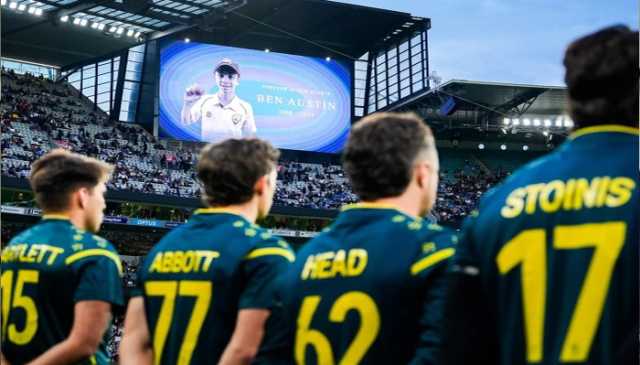 بھارت اور آسٹریلیا کے درمیان میچ سے قبل نوجوان کرکٹر بین آسٹن کو خراجِ تحسین