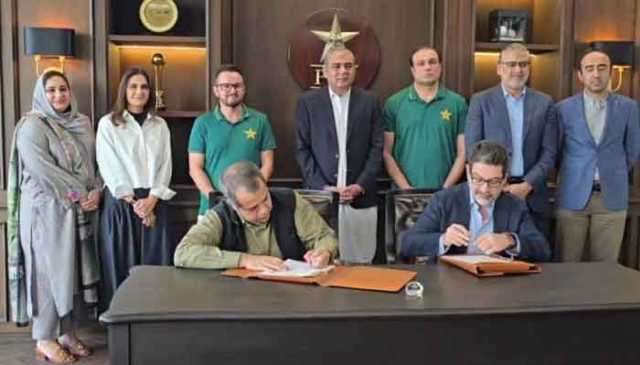 نوجوان کرکٹرز کھیل کے ساتھ تعلیم پر بھی پوری توجہ دے سکیں گے: محسن نقوی