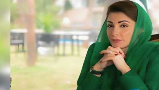 کالج کی عمارت پر مریم نواز کی تصویر والا جھنڈا، پرنسپل کو شوکاز نوٹس جاری