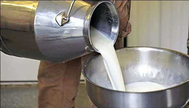 دودھ 400 روپے فی لیٹر سے کم دستیاب نہیں ہوگا، ڈیری فارمرز ایسوسی ایشن نے خبردار کردیا