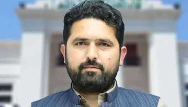 وزیراعلیٰ کے پی کو پنڈی پولیس نے اڈیالہ جانے سے روک دیا