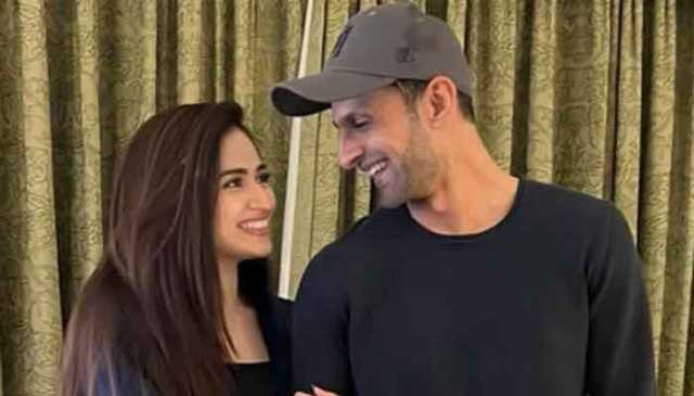 شعیب ملک اور ثنا جاوید کی علیحدگی کی افواہیں گردش کرنے لگیں