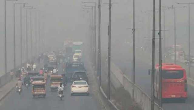 پنجاب کے وسطی علاقے آج بھی فضائی آلودگی کی لپیٹ میں