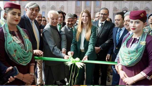 5 سال بعد قومی ائیرلائن کی پرواز اسلام آباد سے مانچسٹر پہنچی