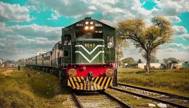 ریلوے کا نئے طریقۂ کار کے تحت ٹرینوں کو آؤٹ سورس کرنے کا فیصلہ
