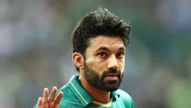 مجھے کیوں نکالا وجوہات بتائیں، رضوان کا سینٹرل کنٹریکٹ پر دستخط سے انکار