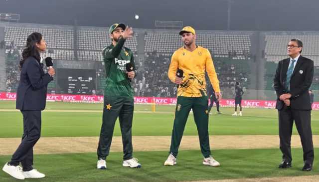 دوسرا ٹی 20: پاکستان نے جنوبی افریقہ کے خلاف فیلڈنگ کا فیصلہ کیا