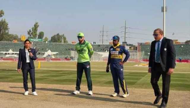 دوسرا ون ڈے، پاکستان کا سری لنکا کے خلاف ٹاس جیت کر فیلڈنگ کا فیصلہ