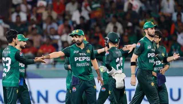 تیسرا T-20: پاکستان کا جنوبی افریقہ کیخلاف فیلڈنگ کا فیصلہ