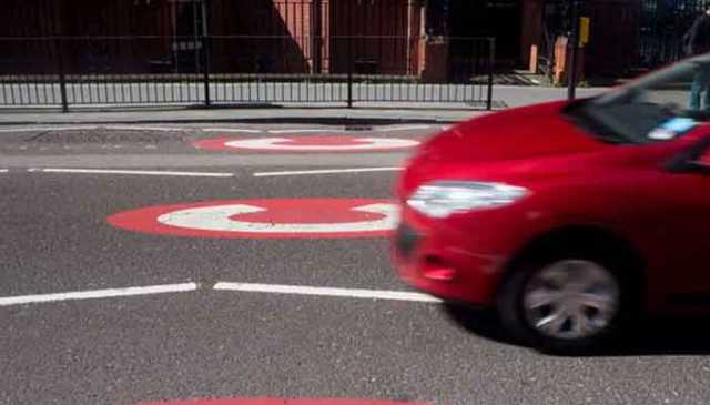 لندن ، کنجیسچن چارج میں 20 فیصد اضافہ، الیکٹرک گاڑیاں بھی ادائیگی کی پابند