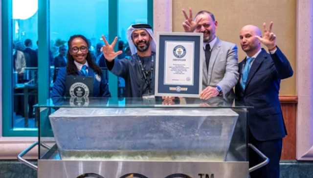 دنیا کی سب سے بڑی چاندی کی اینٹ کی نقاب کشائی — وزن بھی علامت، ریکارڈ بھی تاریخی