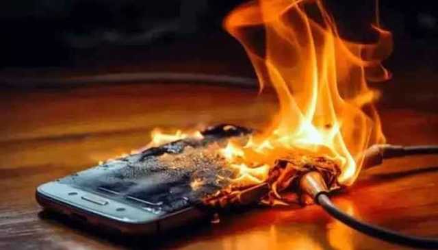 جلی ہوئی لاشیں، چیختے بچے: ایک فون چارجر نے پورے خاندان کی جان لے لی