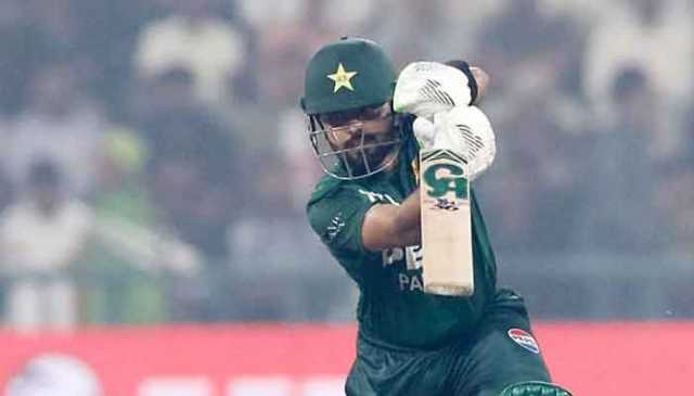 بابر اعظم کے پاس ون ڈے میں نیا ریکارڈ بنانے، کئی لیجنڈز سے آگے نکلنے کا سنہری موقع