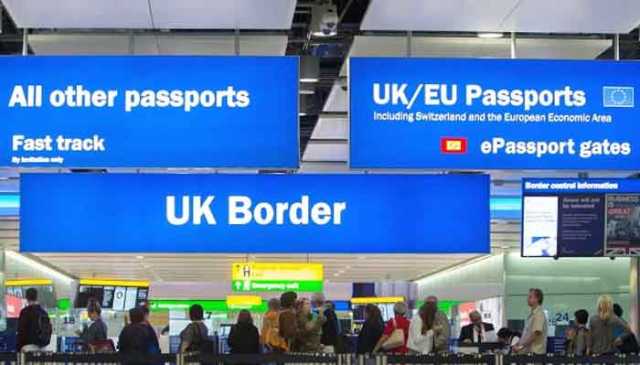 برطانیہ، ایک سال کے دوران ڈھائی لاکھ سے زائد شہری ملک چھوڑ گئے