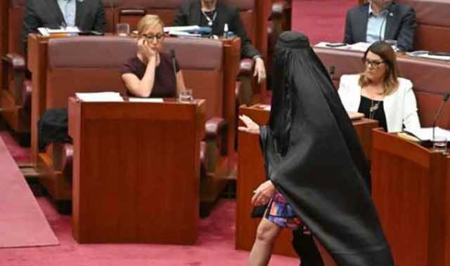 خاتون رکن اسمبلی برقع پہن کر آسٹریلوی پارلیمنٹ پہنچ گئی