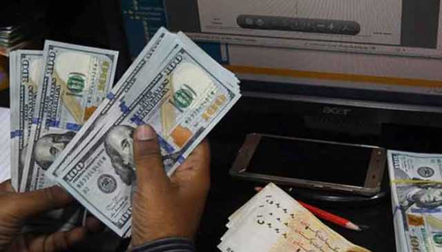 اوپن مارکیٹ میں ڈالرسستا، انٹربینک مارکیٹ میں استحکام