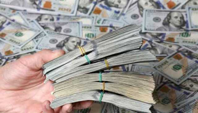 روس میں فیکٹری ملازم کو تمام ملازمین کی تنخواہیں غلطی سے وصول، واپس کرنے سے انکار