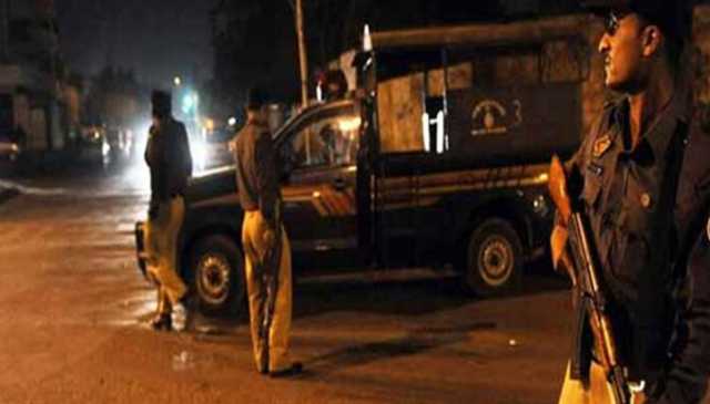 کراچی: دو پولیس مقابلوں میں 5 ڈاکو گرفتار، 2 زخمی