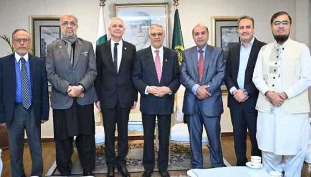 اسحاق ڈار سے صدر انٹرنیشنل فیڈریشن اکاؤنٹنٹس ژاں بوکو کی ملاقات