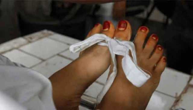 کراچی: ہنی مون پر سیالکوٹ سےکراچی آئی 17 سالہ دلہن کی پھندا لگی لاش کا معمہ حل نہ کیا جاسکا