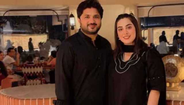 پی ٹی آئی کی سوشل میڈیا ٹیم کی خاتون رکن اور ان کے شوہر کو بیرون ملک جانے سے روک دیا گیا