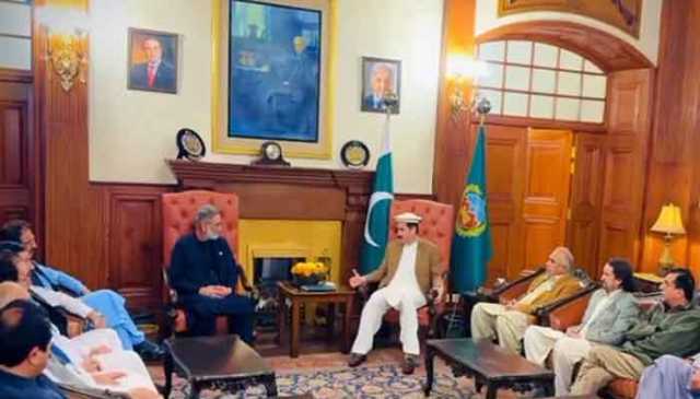 پی ٹی آئی وفد ، فیصل کنڈی ملاقات،‘ گورنر کو امن جرگہ میں شرکت کی دعوت