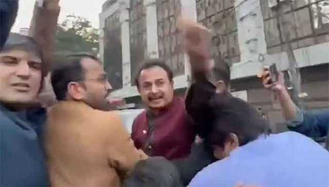 کراچی، پی ٹی آئی احتجاج، حلیم عادل شیخ کو حراست میں لے لیا گیا