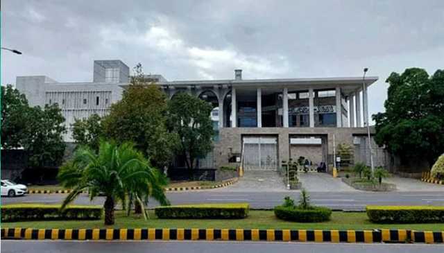 اسلام آباد ہائی کورٹ کے جج کی دوران سماعت طبیعت ناساز، اسپتال منتقل