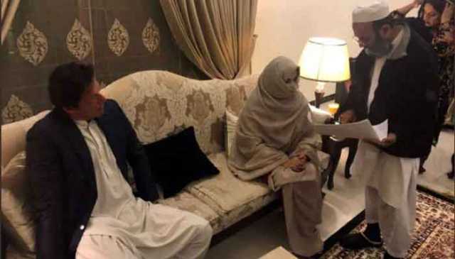 عمران کی بشریٰ سے شادی، ذاتی زندگی ہی نہیں انداز حکمرانی پر بھی سوالات