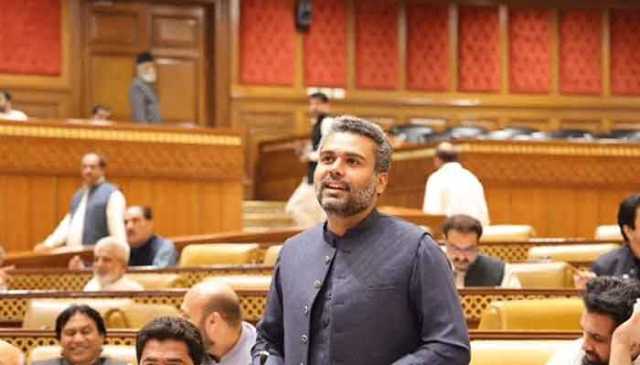 9 مئی مقدمات میں سزا یافتہ پی ٹی آئی کے جنید افضل ساہی نے گرفتاری دیدی