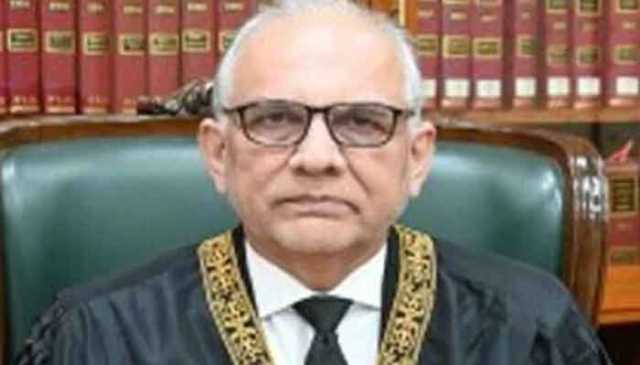 تجاوزات بن رہی تھی، قبضہ ہو رہا تھا اور ریلوے آنکھیں بند کرکے بیٹھا تھا، جسٹس حسن