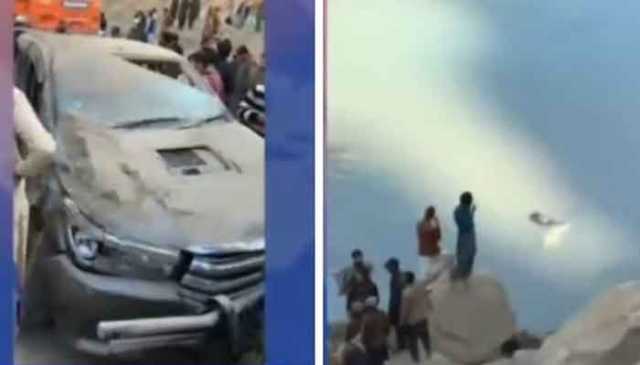 چلاس: لینڈسلائیڈنگ کی زد میں آکر 6 گاڑیاں دب گئیں، 2 گاڑیاں دریا میں جاگریں