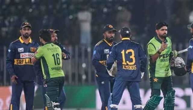 سری لنکن کرکٹ ٹیم کے 2 کھلاڑی وطن واپس روانہ