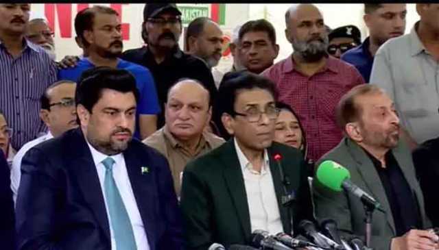 کراچی سے 17 سالہ جعلی حکومت کا خاتمہ ہونا چاہیے، خالد مقبول