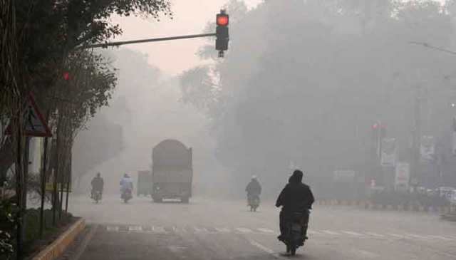 لاہور میں فضائی آلودگی میں کمی، بھارتی شہر دہلی دنیا میں سرفہرست