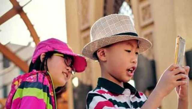 15 سال سے کم عمر بچوں کے لیے سوشل میڈیا کے استعمال پر پابندی