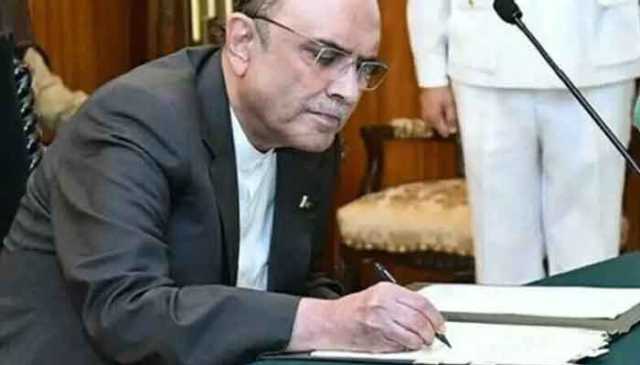 صدر مملکت نے 27ویں آئینی ترمیم بِل پر دستخط کردیے