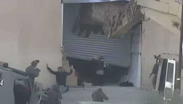 فوجی سفاکیت کی انتہا؛ 2نہتے فلسطینیوں کو بھون ڈالا؛ ویڈیو وائرل