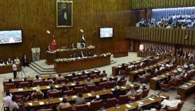 عمران خان سے عدم ملاقات، پی ٹی آئی کا سینیٹ میں شدید احتجاج