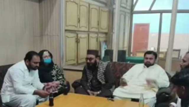 پاکستانی نوجوان کی محبت میں پولش خاتون پاکستان پہنچی، اسلام قبول کرکے نکاح کر لیا