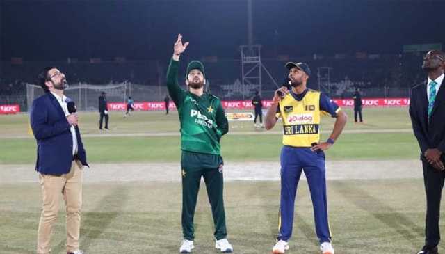 سری لنکا کا پاکستان کے خلاف پہلے بیٹنگ کا فیصلہ، شاہین آفریدی انجری کا شکار