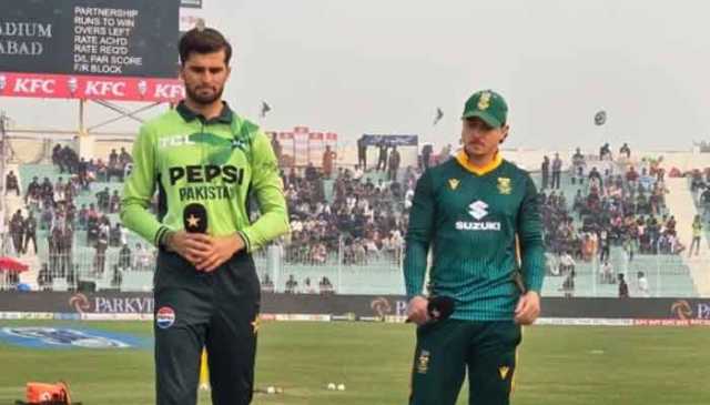 پہلا ون ڈے: پاکستان کا جنوبی افریقا کیخلاف ٹاس جیت کر بولنگ کا فیصلہ