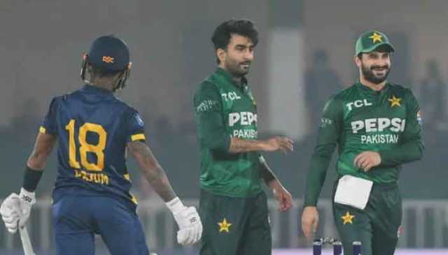 سہ ملکی سیریز: فائنل میں آج پاکستان اور سری لنکا مدمقابل آئیں گے