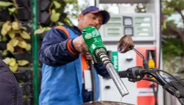 پیٹرول اور ڈیزل مہنگا، حکومت نے نئی قیمتوں کا اعلان کردیا