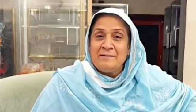 رجب بٹ کی شراب نوشی پر والدہ کی وضاحت آگئی