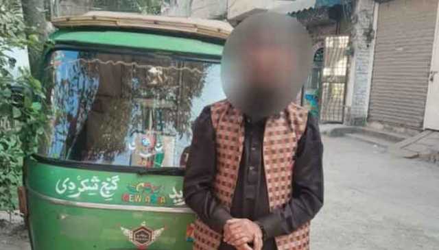 لاہور؛ خاتون کو ہراساں کرنے والا رکشہ ڈرائیور گرفتار